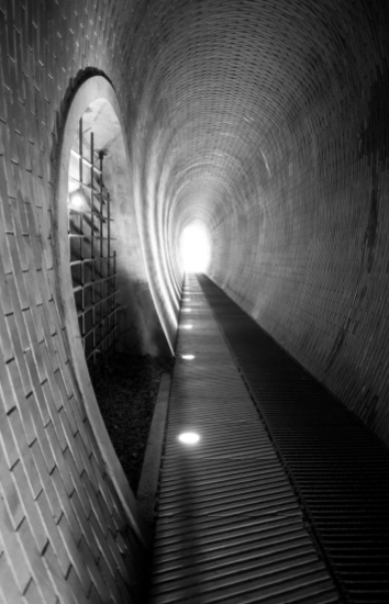 Pedestrian tunnel at the Dear Moat (16mm, 1/60s, f1.4, ISO 1600)
