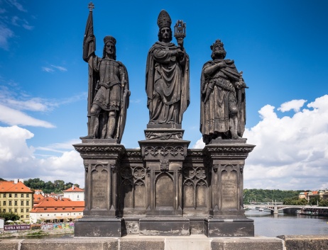 Charles IV bridge, Prague (16mm, 1/400s, f9, ISO 200)