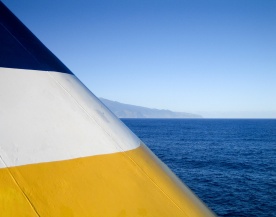 Ferry from Porto Santo to Funchal (7mm, f6.3, 1/640s, ISO 50)