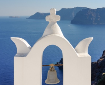 Church bell at Oia, Santorini (35mm, 1/400s, f10, ISO 200)