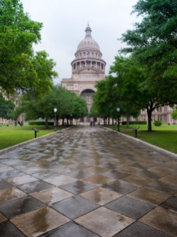 Rainy day at the State Capitol, Austin, Texas (16mm, 1/240s, f5.6, ISO 200)