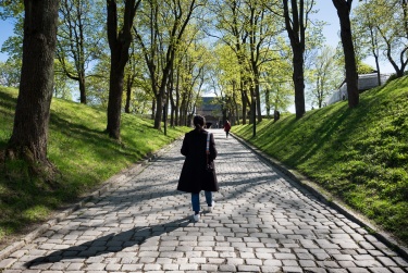 Jules and Gabriel at the Akershus Fortress, Oslo, Norway (16mm, f6.4 1/400s, ISO 200, PPL1-Corrected)