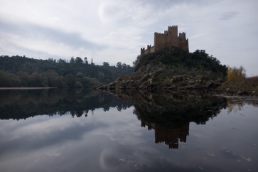Before: Almourol Castle, Portugal (18mm, 1/1700s, f4.5, ISO 200, PPL0-Raw)
