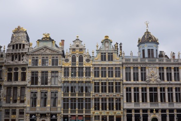 Before: Grand Place, Brussels, Belgium (35mm, f7.1, 1/450s, ISO 200, PPL0-Raw)