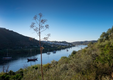 River Guadiana near Alcoutim, Algarve, Portugal (16mm, f7.1, 1/400s, ISO 200, PPL1-Corrected)