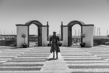Vasco da Gama Statue, Angra do Heroísmo, Terceira, Azores (35mm, f5.6, 1/1500s, ISO 200, PPL3-Altered)