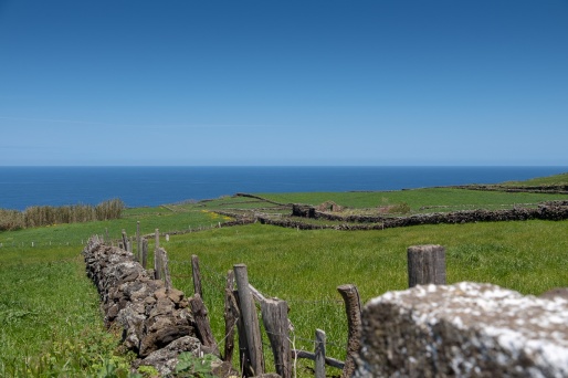 Terceira, Azores (25mm, f5.6, 1/950s, ISO 200, PPL1-Corrected)