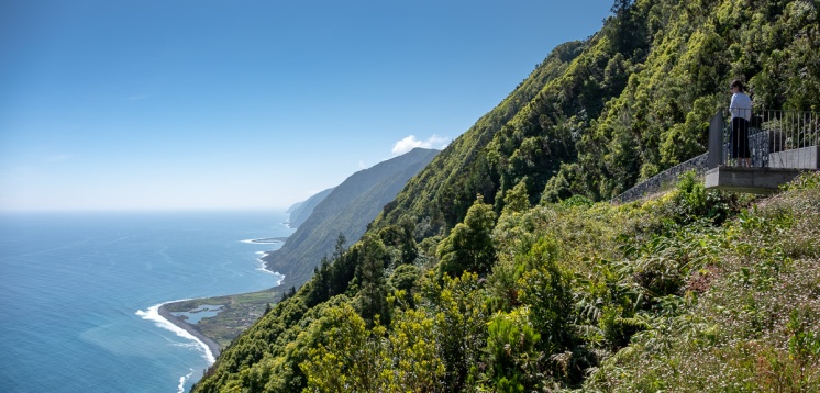 Fajã dos Cubres, São Jorge, Azores, Portugal (2-picture panorama, 18mm, f5.6, 1/680s, ISO 200, PPL2-Enhanced)