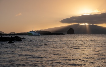 Mestre Simão shipwreck, Madalena, Pico, Azores (35mm, f5.6, 1/400s, ISO 200, PPL2-Enhanced)